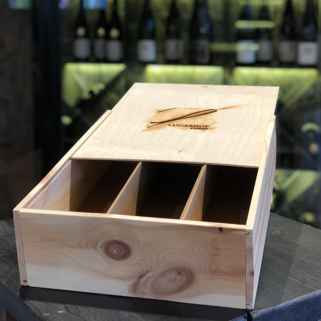 Wein Holzgeschenkbox mit Lucashof Branding